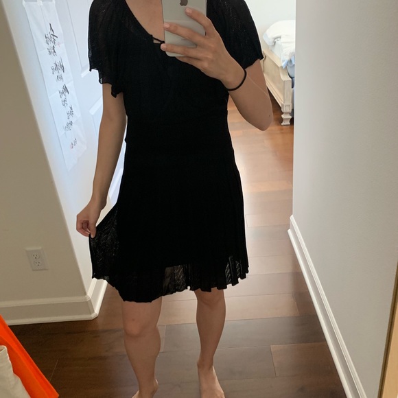 Black dress - Picture 1 of 2
